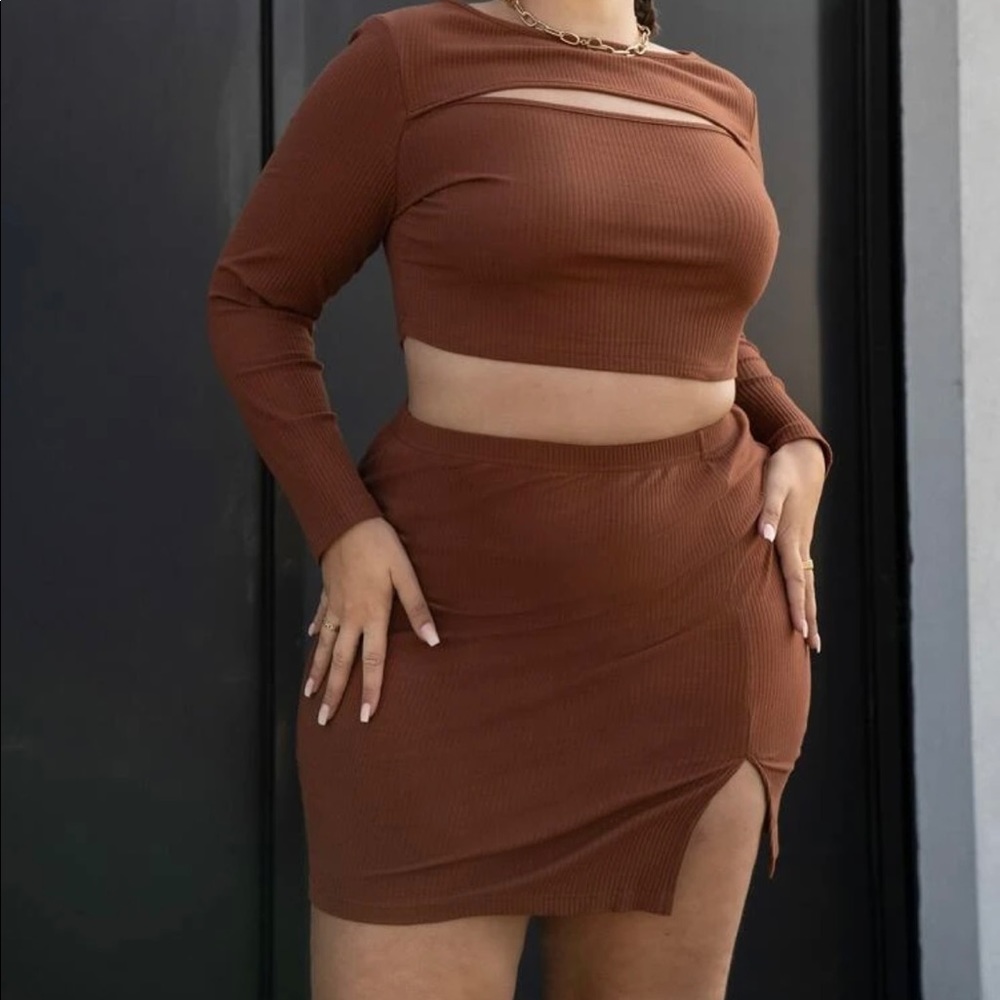 SHEIN Plus Open Front Crop Tee and Split Hem Skirt Set